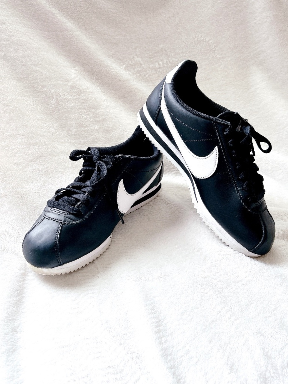 AUTHENTIC NIKE Cortez women’s black and white Sneakers